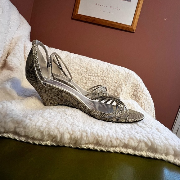 Wedge snakeskin sandals size 10 M - Picture 4 of 9